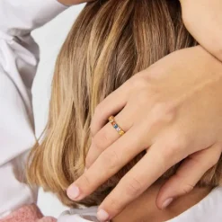 Anillo media alianza con baño de oro 18 kt sobre plata y 9 zafiros multicolor Glaring^TOUS Outlet