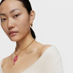 Colgante grande con baño de oro 18 kt sobre plata y esmalte fucsia MANIFESTO^TOUS New