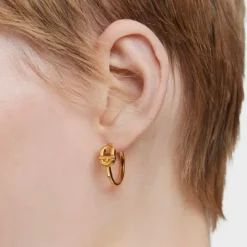 Pendientes de aro cortos con baño de oro 18 kt sobre plata y motivo MANIFESTO^TOUS Discount