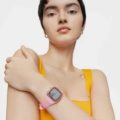 Reloj digital con correa de silicona en color rosa y caja de acero B-Time^TOUS New