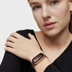 Reloj smartwatch con brazalete de acero IPRG rosado y caja de aluminio en color IPRG rosado T-Band Mesh^TOUS New