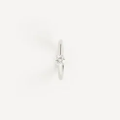 Solitario de oro blanco con diamante ATELIER^TOUS Online
